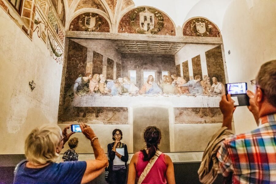 Milan: Guided Walking Tour & Last Supper Visit with Ticket - Sforza Castle and Piazza Mercanti, where Milan shows its muscle