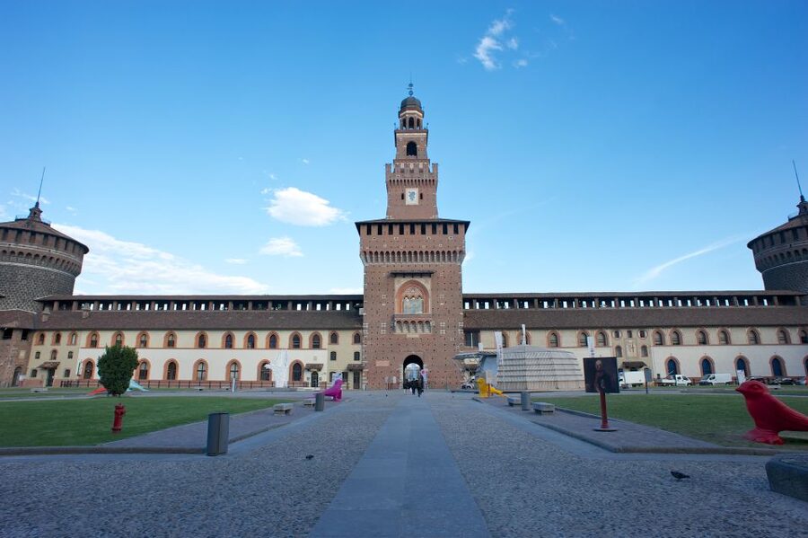 Milan: Guided Walking Tour with Duomo and the Last Supper - Getting started at Milano Cadorna, and why meeting point matters