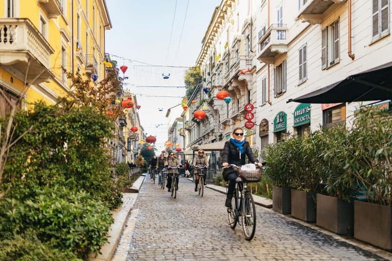 Milan: Hidden Gems Guided Bike Tour - Your Bike Setup, Helmets, Ponchos, and the Pace Reality