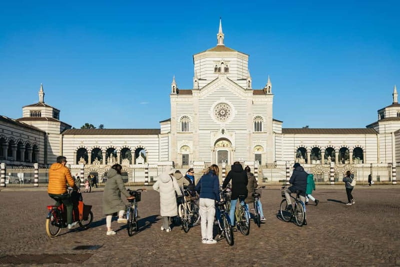 Milan: Hidden Gems Guided Bike Tour - The Tour Flow: Upscale Homes, Photo Moment, and Working-Class Milan