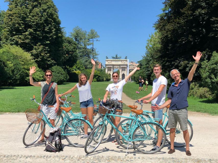 Milan: Highlights and Hidden Gems Guided Bike Tour - Porta Nuova and its cutting-edge architecture: modern Milan in one clean transition
