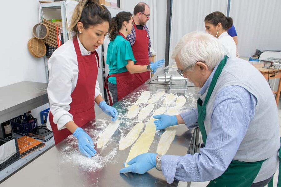 Milan: Italian Cooking Class with Food and Wine - Key points that make this class worth your time