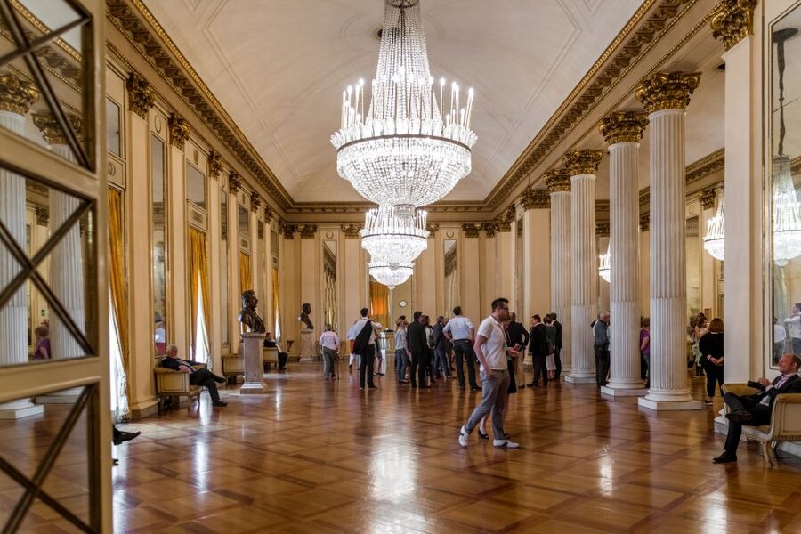 Milan: La Scala Theater & Museum Guided Experience - Live guide + small group pacing that actually works in 60 minutes