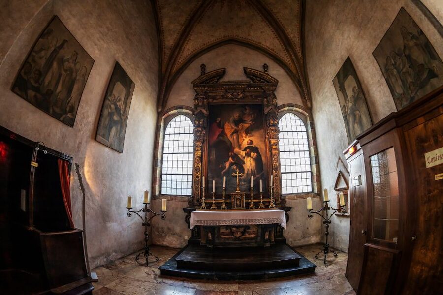 Milan: Last Supper Guided Tour and Entry Ticket - Entering Santa Maria delle Grazie and seeing the setting up close