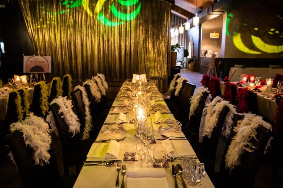 Milan: Maison Milano Dinner and Show - Crowd and noise: plan for a party atmosphere on weekends