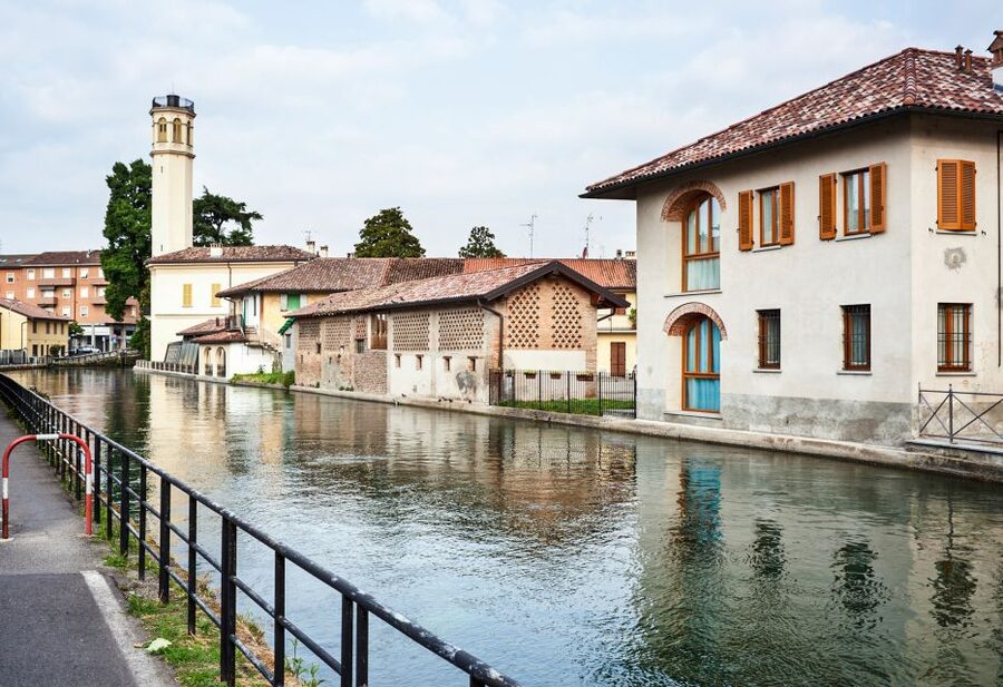 Milan: Navigli District Canal Boat Tour with Aperitivo - The 50-minute route: Naviglio Grande, San Cristoforo, Darsena, and Naviglio Pavese