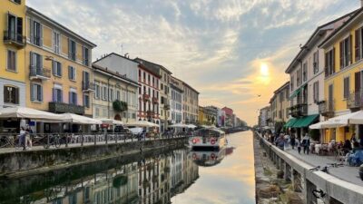 Navigli District Canal Boat Tour with Aperitivo