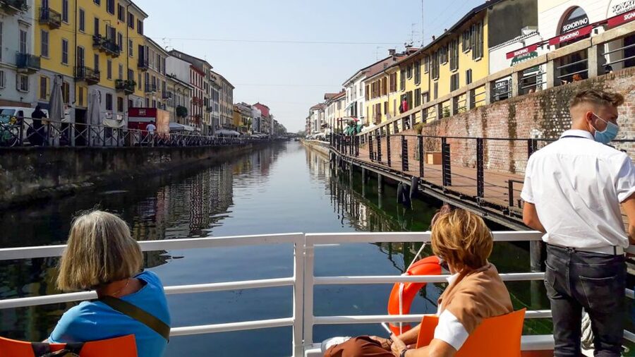 Milan: Navigli District Canal Boat Tour with Aperitivo - Aperitivo onboard: your one included drink and finger food