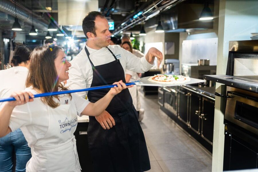 Milan: Pizza or Pasta and Gelato-Making Class with Wine - Gelato mixing, churning, and the cone moment