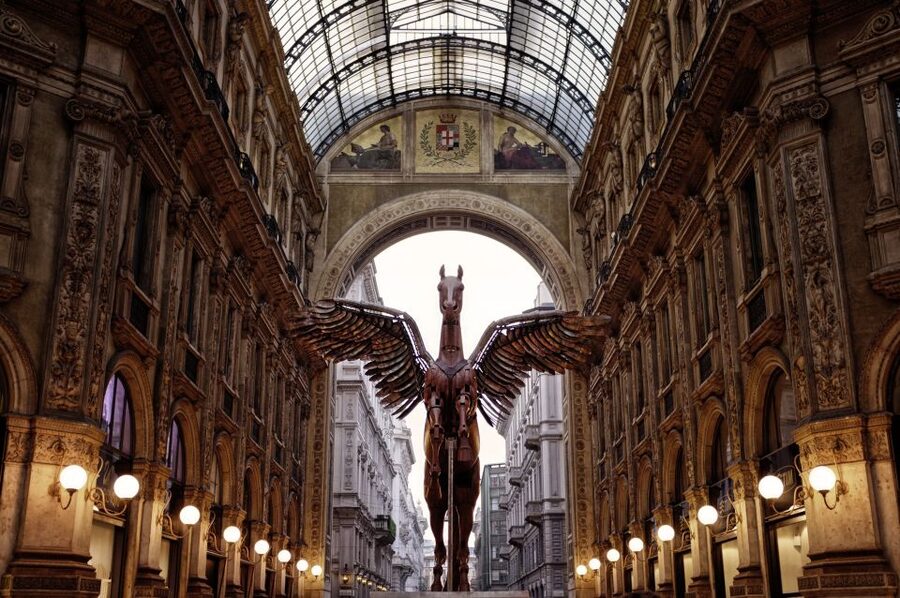 Milan: Private Welcome Tour w/ a Local - Meeting Your Guide and Getting Oriented at Your Front Door