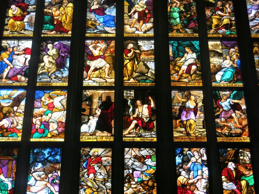 Milan: Skip-the-Line Duomo Guided Tour & Hop-on Hop-off Bus - What You’ll Actually See, Stained Glass and Marble Sculpture Focus