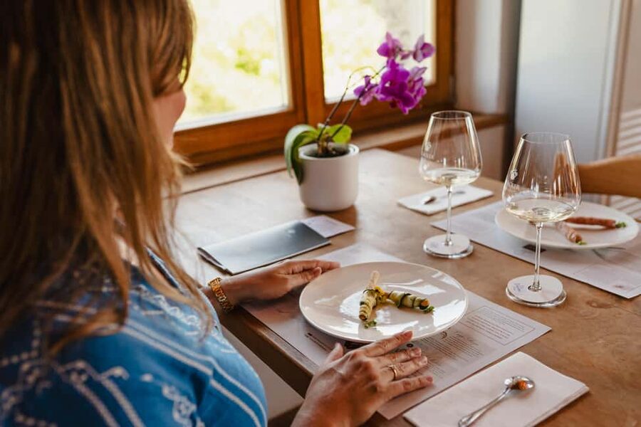 Montalcino: Guided Winery Tour & Gourmet Food Tasting - The tasting setup: 6 wines, 3 flights, and food that matches
