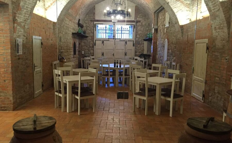Montepulciano: Wine Tasting & Lunch in a Typical Winery - Key things to look for in Montepulciano