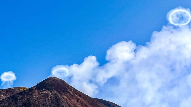 Mount Etna: Trek to 3000m with cable car and jeep - Gear, clothing, and wind-proof habits for Etna days