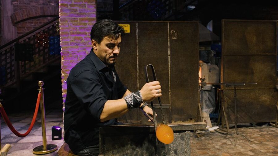 Murano: Glass Blowing Demonstration with Optional Drinks - Price and value: is $16 worth it?