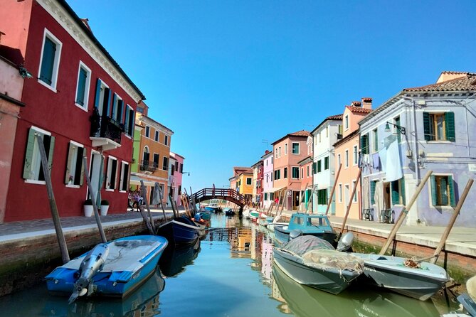 Murano Glass Experience With a Visit to a Burano Lace Island - A private boat tour that gets you out of central Venice fast