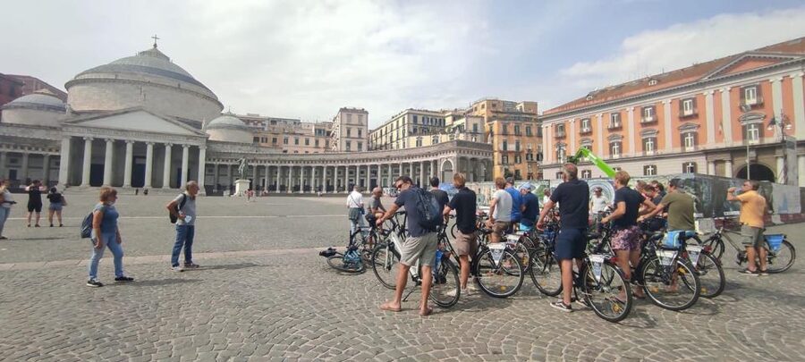 Naples: City Highlights Guided Bike Tour - Climbing toward views: Mergellina and Chiaia vibes
