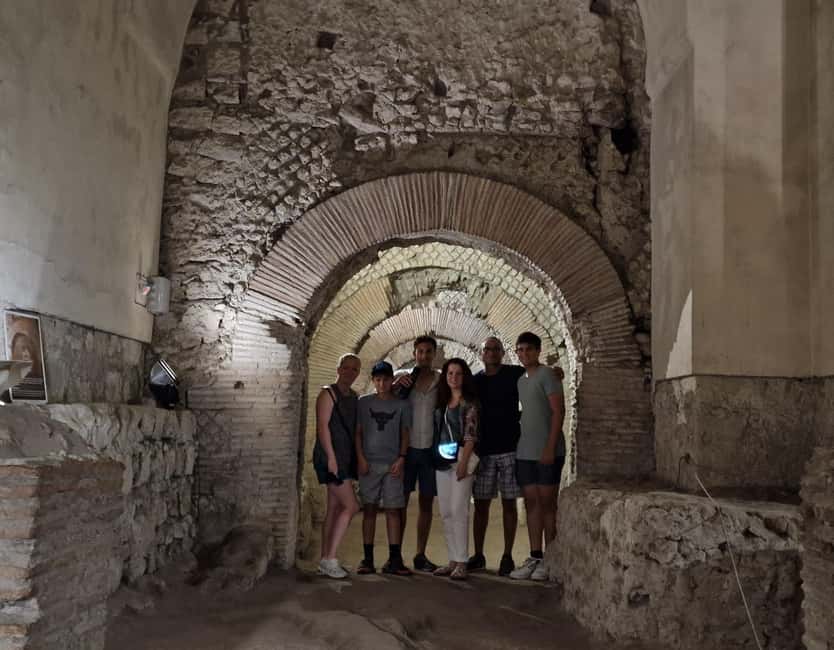 Naples: City Walking Tour w/ Underground Roman Ruins Ticket - Getting oriented in Piazza Municipio, Nettuno’s Fountain to the historic center
