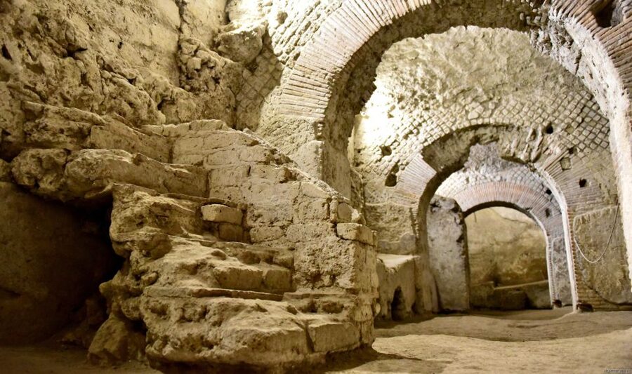 Naples: City Walking Tour w/ Underground Roman Ruins Ticket - Spaccanapoli, Gesù Nuovo, and Santa Chiara: the Naples you see on postcards