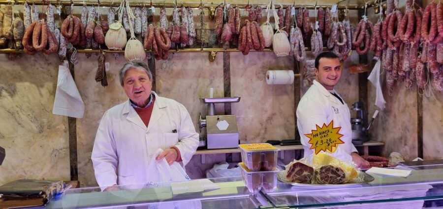 Naples: Food Tour with Davide - Fried pizza and traditional pizza, plus how Naples thinks about dough