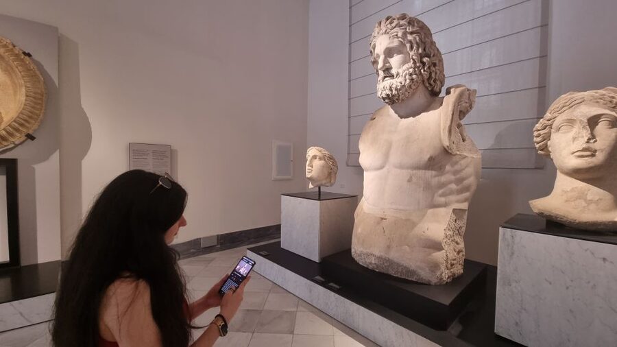 Naples: National Archaeological Museum audio guide - Offline and battery reality (read this part twice)