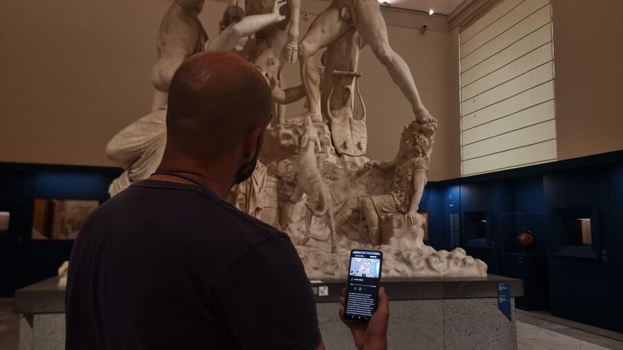 Naples: National Archaeological Museum audio guide - Navigation inside a large museum: helpful map, but know the limits