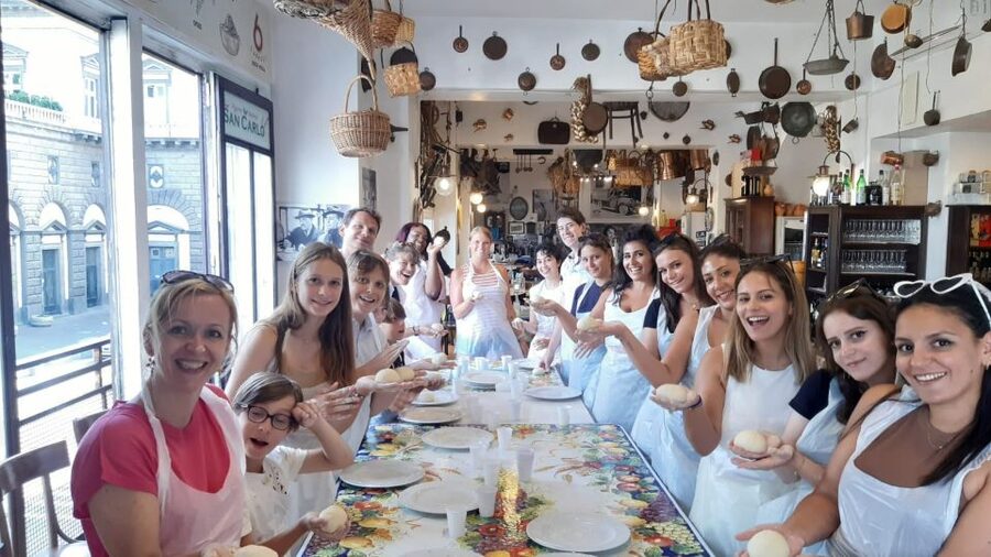 Naples: Neapolitan Pizza and Tiramisù Making Class - San Carlo 17 meeting point, and how to show up without stress