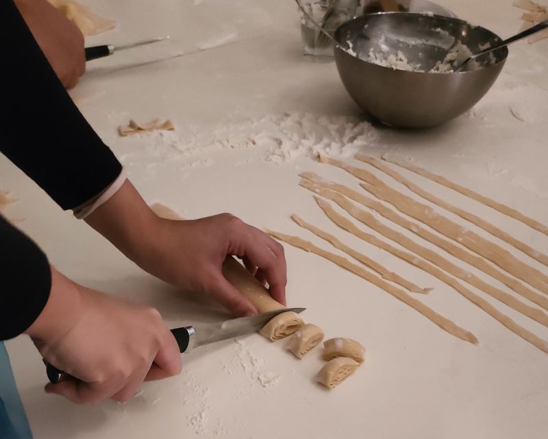 Naples: Pasta Making Class with Starter and Drink - Cooking, eating, and enjoying your pasta right away