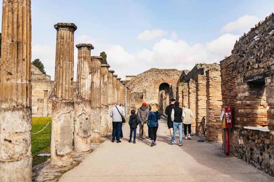 Naples: Pompeii and Mt. Vesuvius with Lunch and Wine Tasting - What the Vesuvius hike really feels like (and what to wear)