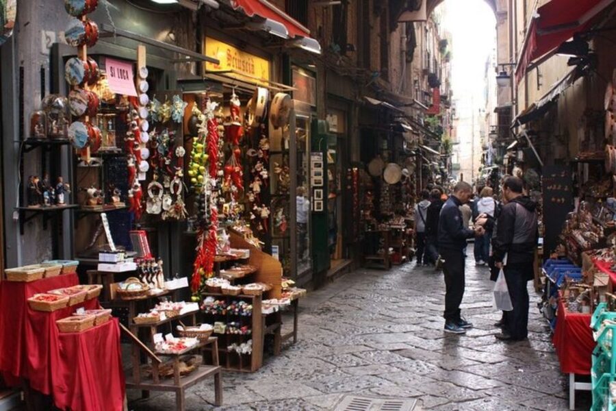 Naples: Private custom tour with a local guide - Naples Gets Easier When Someone Else Holds the Map