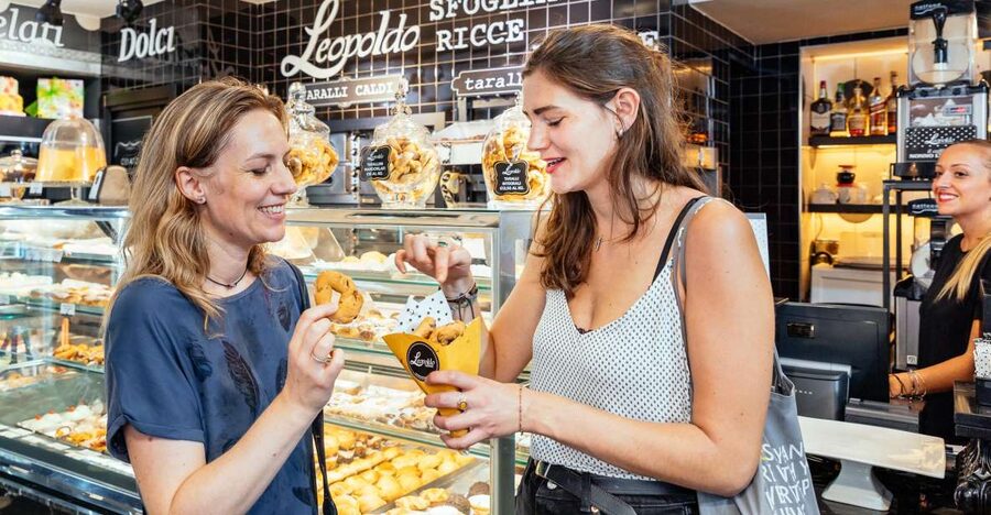 Naples: Private Food Tour – 10 Tastings with Locals - Piazza del Gesu and the Market-City Connection