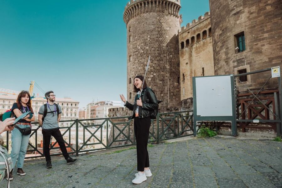Naples: Royal Palace and Monumental Area Small Group Tour - Entering Naples through the Royal Palace and monumental core