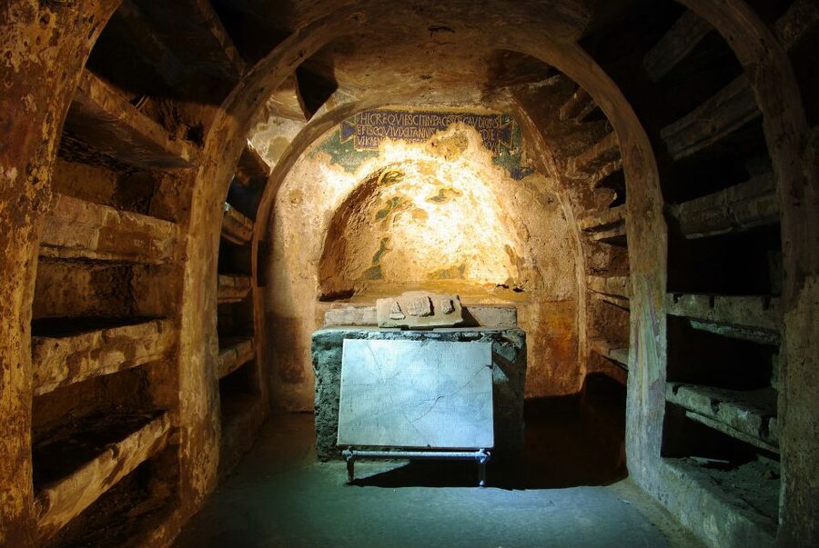 Naples: San Gaudioso Catacombs Guided Tour - The frescoes, mosaics, and motifs: how to actually look at what’s there