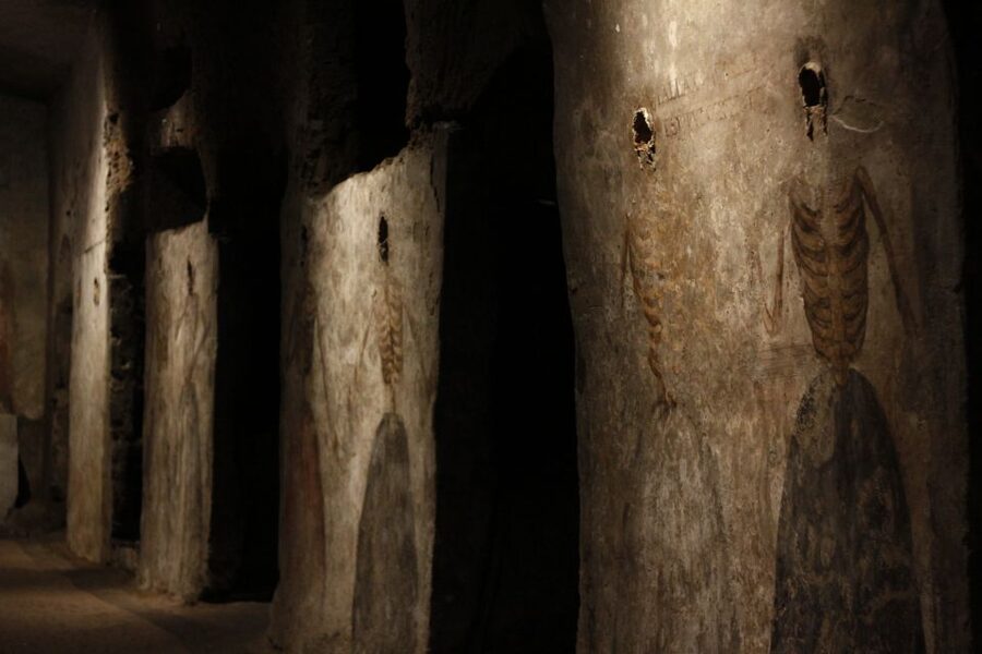 Naples: San Gaudioso Catacombs Guided Tour - Santa Maria della Sanità: why you get time above ground
