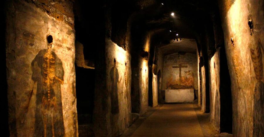 Naples: San Gaudioso Catacombs Guided Tour - Getting to the right entrance: ticket office timing and the 9:30 opening