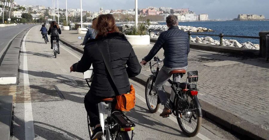 Naples: Sightseeing Tour by E-Bike - Spaccanapoli, Castel Nuovo, and Piazza del Plebiscito
