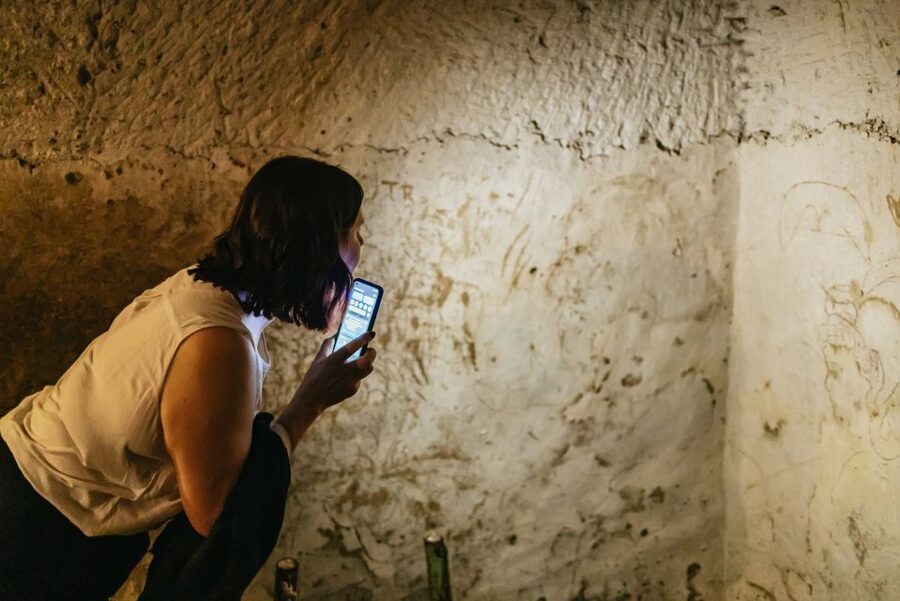 Naples: Spanish Quarters Underground Guided Tour - Languages, pacing, and what “value” feels like here