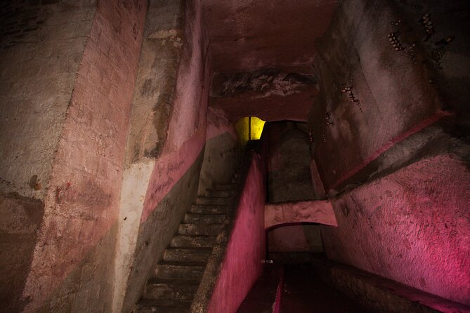 Naples Underground Spanish Quarters with Guide - Narrow tunnels and stairs: who this is best for