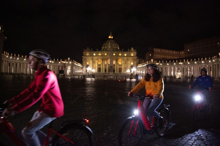 Night Tour of Rome with Top E-bike & optional Italian Dinner - Spanish Steps, Trevi Fountain, and Piazza Venezia