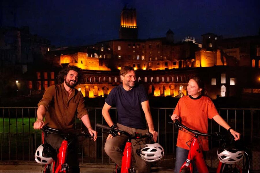 Night Tour of Rome with Top E-bike & optional Italian Dinner - 4-hour option dinner in an Italian trattoria: what you actually get