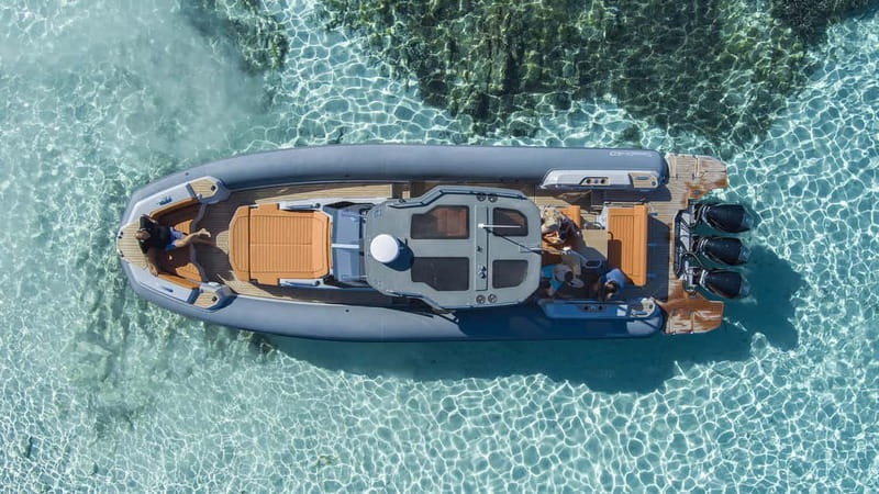 Olbia: Boat tour to Tavolara Park with Aperitif and Drinks - A super-fast boat with room to breathe