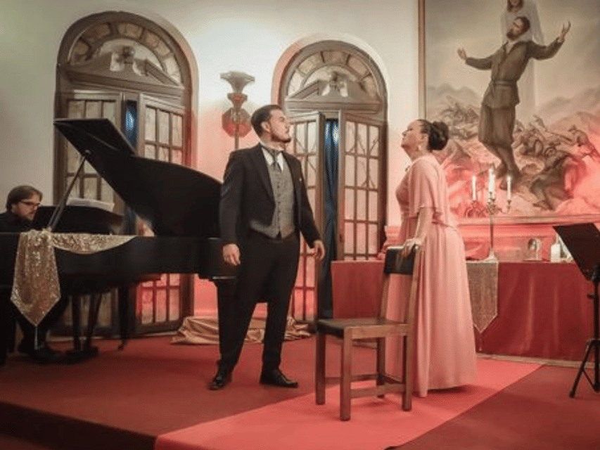 Opera Concert in Verona Palace with Prosecco - The atrium meet-and-greet: the part that turns tickets into a story