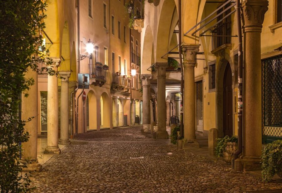 Padua: Jewish Heritage Museum and Synagogue Tour - Getting oriented in Padua’s old ghetto area