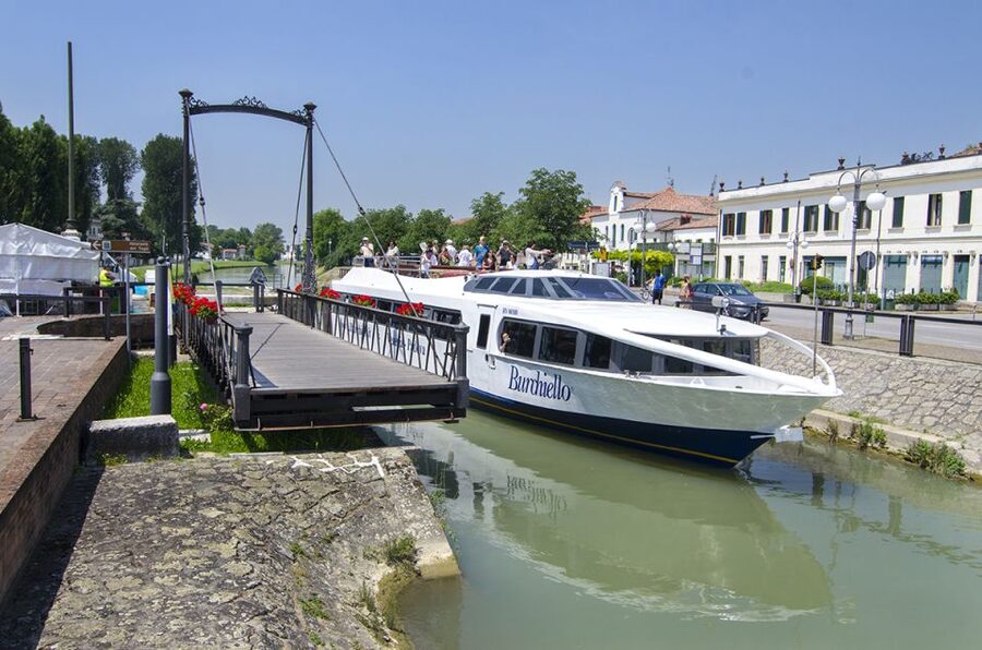 Padua to Venice Boat Cruise of the Brenta Riviera - Mira Lock and Villa Widmann: Persian roots, elegant domestic grandeur