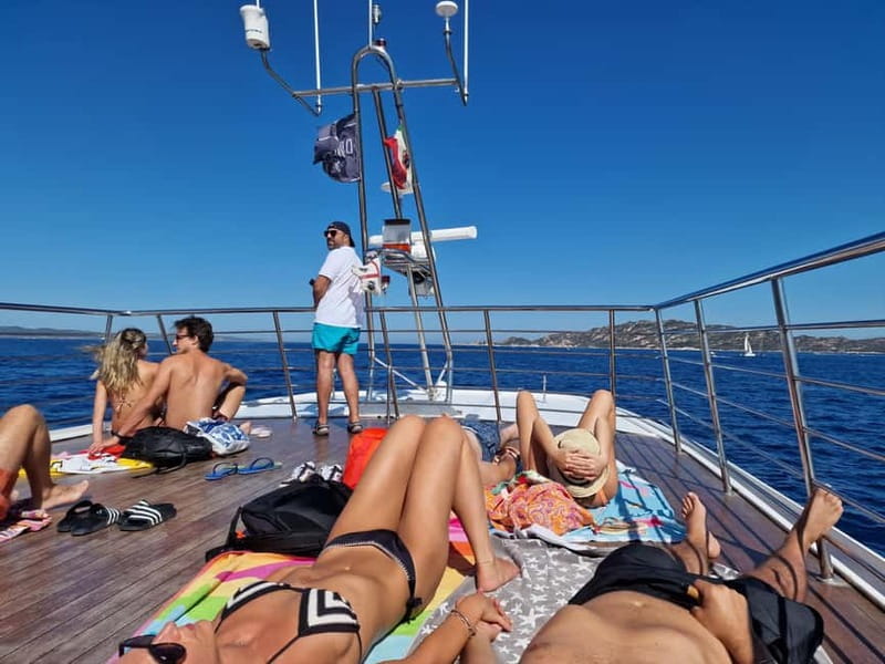 Palau: La Maddalena Archipelago Comfort Boat Tour with Stops - La Maddalena town hour: what you can do with 60 minutes