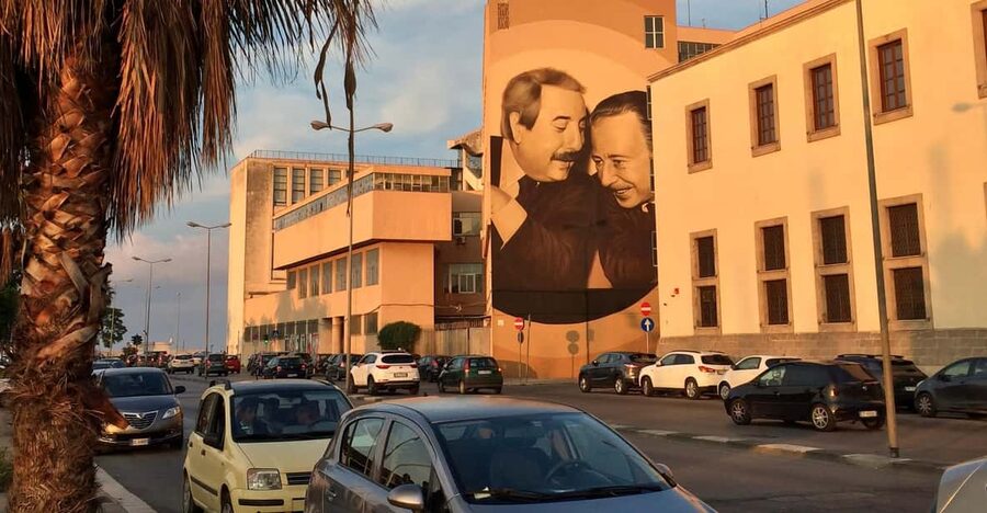 Palermo: Anti-Mafia Heroes Evening Walking Tour - Palermo’s Kalsa, where anti-mafia courage is part of the street scene