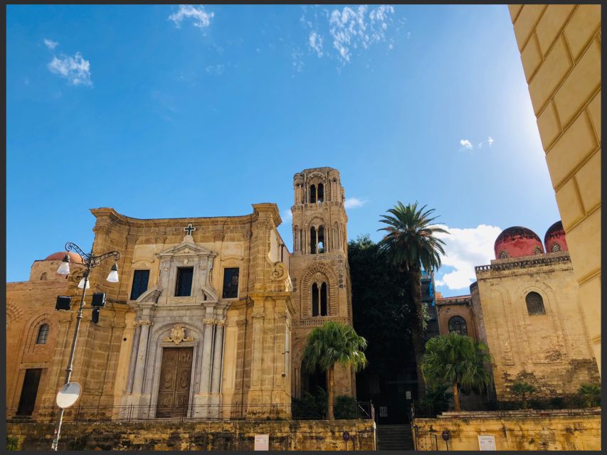 Palermo: Markets and Monuments City Center Walking Tour - Quattro Canti and Fontana Pretoria: the square of shame explained