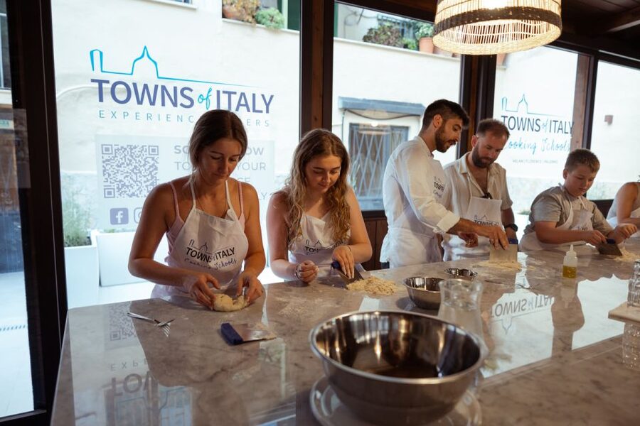 Palermo: Pizza and Gelato Cooking Class with Dinner and Wine - Chef-led dough work, stretching for the real base