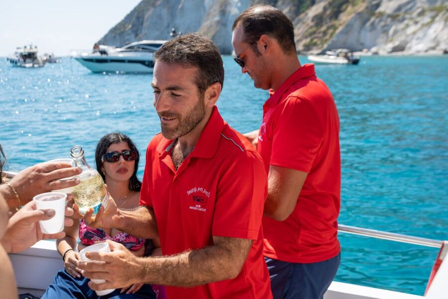 Palmarola: Boat tour with lunch on board - Palmarola’s First Swim Stop: Aperitif Time and Coastline Views