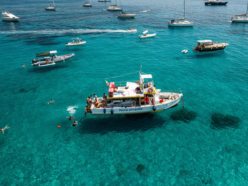 Palmarola: Boat tour with lunch on board - Drinks, Music, and the Crew That Keeps It Light